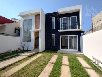 Casa lista para Estrenar  en  Venta en Las Fincas