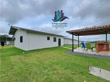 VENDO CASA AMOBLADA EN BOQUETE