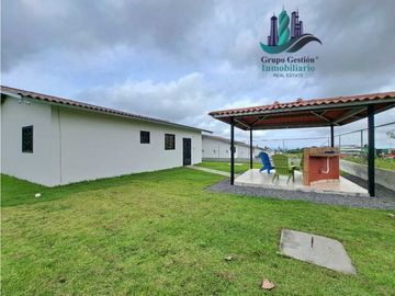 VENDO CASA AMOBLADA EN BOQUETE