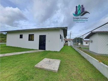 VENDO CASA AMOBLADA EN BOQUETE