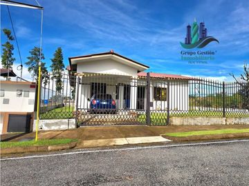 VENDO CASA AMOBLADA EN BOQUETE