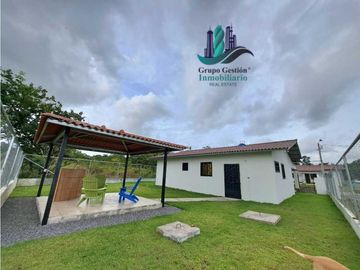 VENDO CASA AMOBLADA EN BOQUETE