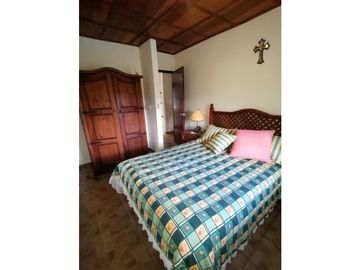 CASA CAMPESTRE / CERRO AZUL / 2,627m2 / 3 HABITAC. / AMPLIO TERRENO YG