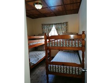 CASA CAMPESTRE / CERRO AZUL / 2,627m2 / 3 HABITAC. / AMPLIO TERRENO YG