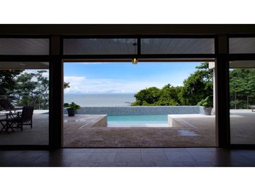 CASA DE LUJO / VERACRUZ / 20,234m2 / 4 HABITACIONES / CON VISTA AL MAR