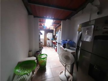 SAN ANTONIO / CASA DE DOS NIVELES / 3 RECAMARAS / OFICINA / 258M2 / YL