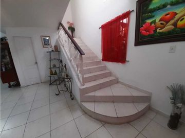 SAN ANTONIO / CASA DE DOS NIVELES / 3 RECAMARAS / OFICINA / 258M2 / YL