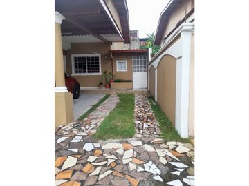 SAN ANTONIO / CASA DE DOS NIVELES / 3 RECAMARAS / OFICINA / 258M2 / YL