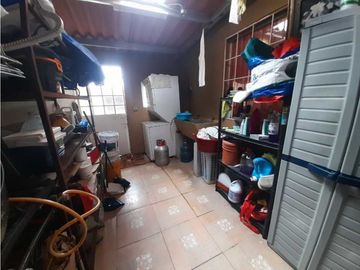 SAN ANTONIO / CASA DE DOS NIVELES / 3 RECAMARAS / OFICINA / 258M2 / YL