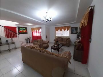 SAN ANTONIO / CASA DE DOS NIVELES / 3 RECAMARAS / OFICINA / 258M2 / YL