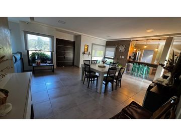CASA EN VENTA BARRIO LOMAS DEL REY, MAYÚ SUMAJ