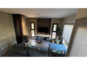 CASA EN VENTA BARRIO LOMAS DEL REY, MAYÚ SUMAJ