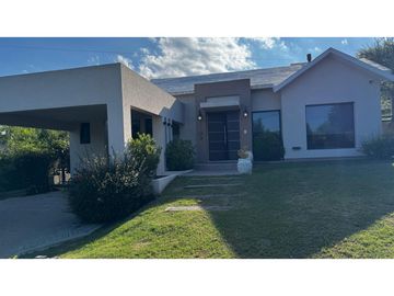 CASA EN VENTA BARRIO LOMAS DEL REY, MAYÚ SUMAJ