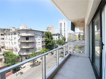 1 ambiente gran al frente con bacón corrido, a metros de Puerto Madero