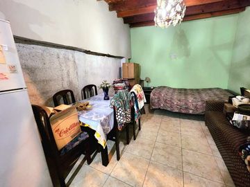 Casa con Departamento en venta en Ituzaingo Norte