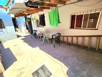 Casa con Departamento en venta en Ituzaingo Norte