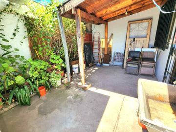 Casa con Departamento en venta en Ituzaingo Norte