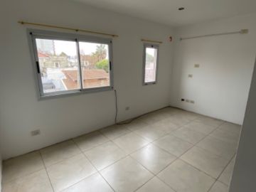 Departamento en alquiler en Bernal Centro