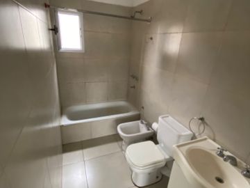 Departamento en alquiler en Bernal Centro