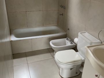 Departamento en alquiler en Bernal Centro