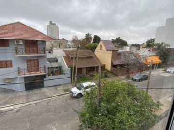 Departamento en alquiler en Bernal Centro