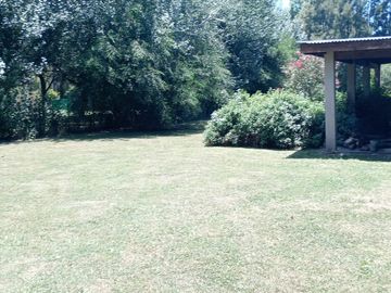 Casa en venta - 2 Dormitorios 2 Baños - 2.400Mts2 - Chascomús