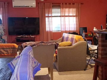 Casa en venta - 2 Dormitorios 2 Baños - 2.400Mts2 - Chascomús