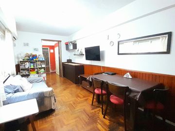 Vicente López - Departamento 2 amb con Balcón francés!