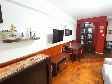 Vicente López - Departamento 2 amb con Balcón francés!
