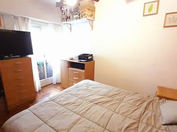 Vicente López - Departamento 2 amb con Balcón francés!