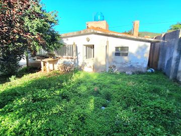LA CUMBRE CASA A RESTAURAR EN BARRIO POTRERILLOS