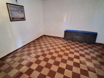 LA CUMBRE CASA A RESTAURAR EN BARRIO POTRERILLOS