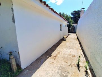 LA CUMBRE CASA A RESTAURAR EN BARRIO POTRERILLOS