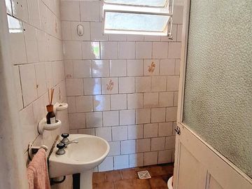 LA CUMBRE CASA A RESTAURAR EN BARRIO POTRERILLOS