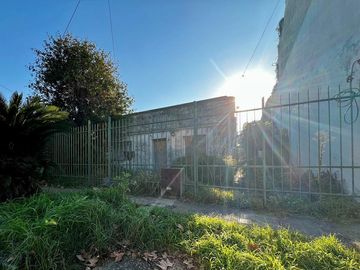 VENTA CASA DE 3 AMBIENTES EN VILLA ADELINA