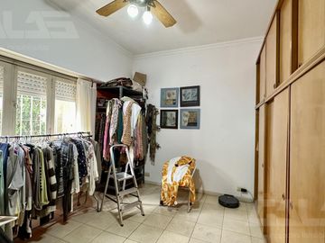 Casa 5 ambientes - 4 dormitorios - 2 baños - 3 cocheras - It