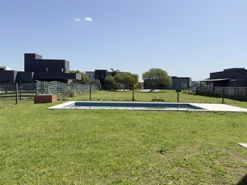 Casa en venta-Barrio San Sebastián Área 7-Intero-Pileta-Loma Verde-Escobar