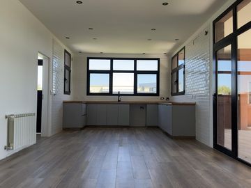 Casa en venta-Barrio San Sebastián Área 7-Intero-Pileta-Loma Verde-Escobar