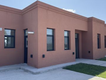 Casa en venta-Barrio San Sebastián Área 7-Intero-Pileta-Loma Verde-Escobar
