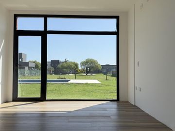 Casa en venta-Barrio San Sebastián Área 7-Intero-Pileta-Loma Verde-Escobar