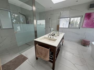 Casa en  Venta  y Alquiler en Santa Barbara, Corredor Bancalari