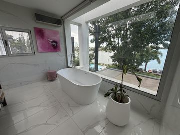 Casa en  Venta  y Alquiler en Santa Barbara, Corredor Bancalari