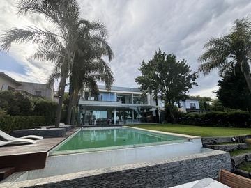 Casa en  Venta  y Alquiler en Santa Barbara, Corredor Bancalari