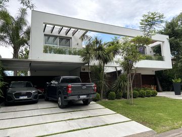 Casa en  Venta  y Alquiler en Santa Barbara, Corredor Bancalari
