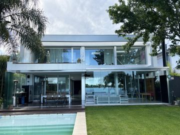 Casa en  Venta  y Alquiler en Santa Barbara, Corredor Bancalari
