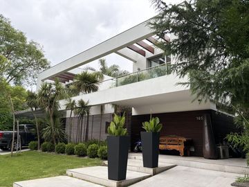 Casa en  Venta  y Alquiler en Santa Barbara, Corredor Bancalari