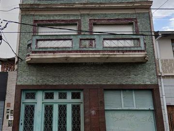 Vivienda Casa cuatro ambientes con terraza y cochera + Local y oficina en Gerli a la Venta