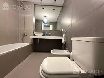 A ESTRENAR! Entrega inmediata! Amplio Monoambiente con Balcón y Parrilla Propia en Colegiales!