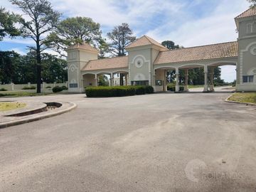 Venta Terreno / Lote de 1500 mts2, en Pinares Country Club