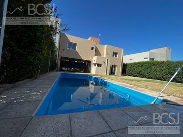 Casa en  B° Privado La Lucia